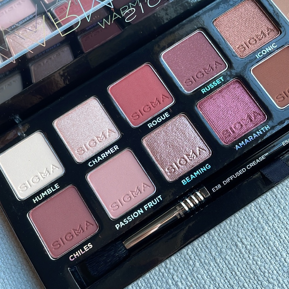 Sigma beauty WARM NEUTRALS EYESHADOW PALETTE - Picture 8 of 12